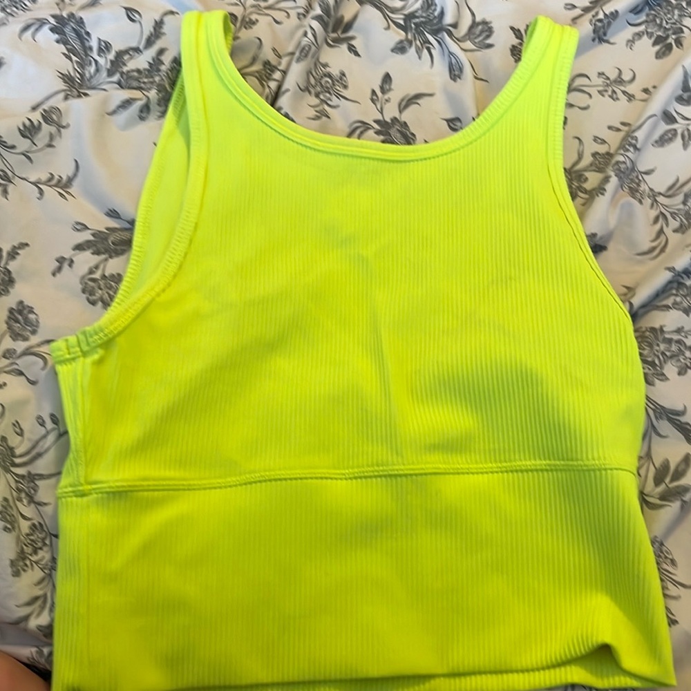 NWOT Lululemon power pivot tank electric lemon